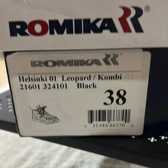 46. NEW SIZE 7-8/38 Romika Black Ankle Boots with Chunky Midsole - Picture 6 of 6